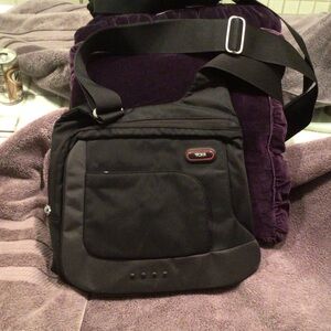 Tumi Black Messenger Bag  5123D used conditions